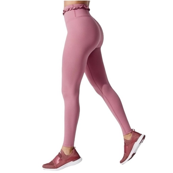 Year of Ours Samba Ruffle Legging in Rose Pink Size Medium. - Picture 2 of 16